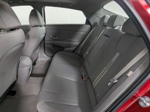 Used 2025 Hyundai Elantra SEL FWD image 19