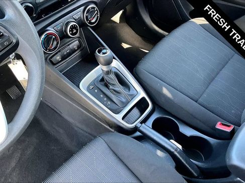 Used 2023 Hyundai Venue SE FWD image 8