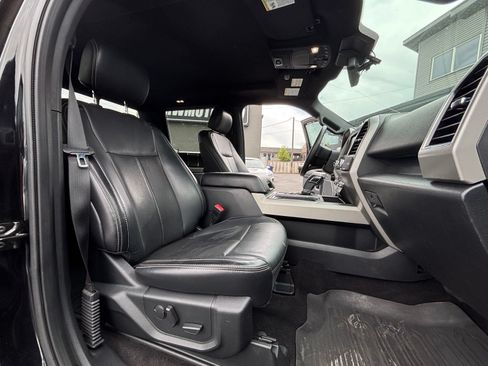 Used 2020 Ford F150 Lariat w/ Equipment Group 502A Luxury AWD/4WD image 17