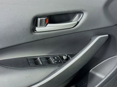 Used 2025 Toyota Corolla SE image 23