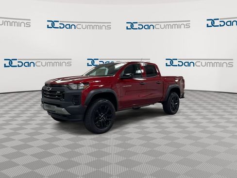 Used 2024 Chevrolet Colorado Trail Boss w/ Technology Package AWD/4WD image 4