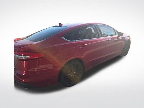Used 2020 Ford Fusion SE w/ Equipment Group 151A FWD image 3