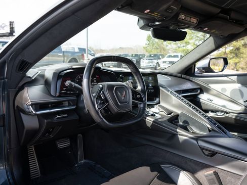 Used 2020 Chevrolet Corvette Stingray w/ 3LT Preferred Equipment Group image 28