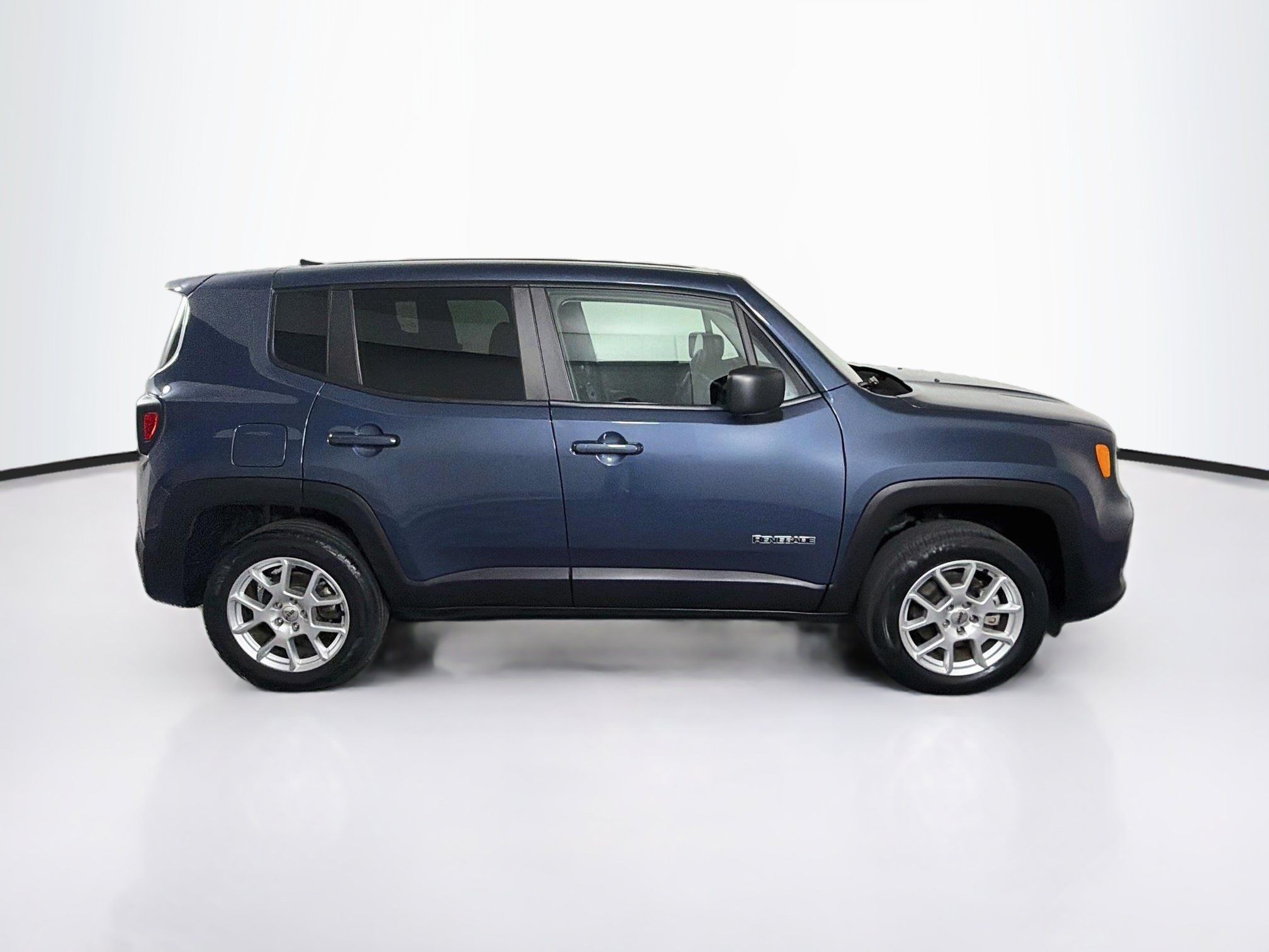 Used 2023 Jeep Renegade Latitude AWD/4WD image 10