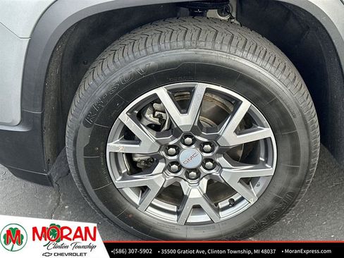 Used 2023 GMC Acadia SLT image 34