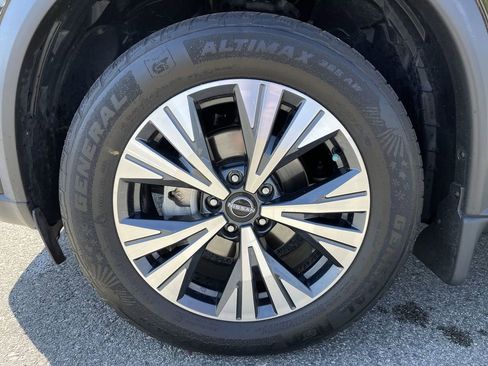 Used 2022 Nissan Rogue SV w/ SV Premium Package AWD/4WD image 43