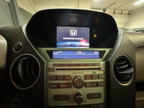 Used 2010 Honda Pilot Touring image 36