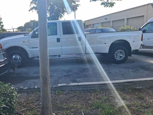 Used 2002 Ford F350 Lariat AWD/4WD image 2