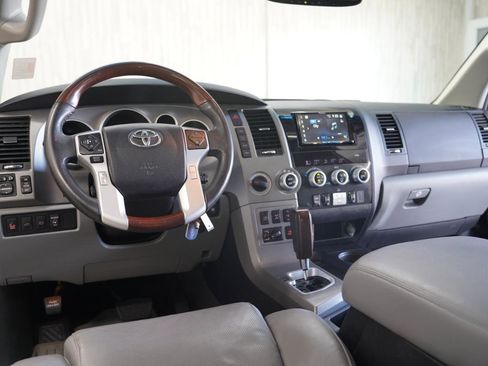 Used 2016 Toyota Sequoia Platinum image 11
