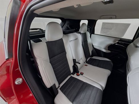 New 2026 Mitsubishi Outlander SE image 23
