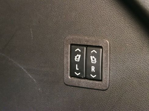 Used 2023 Buick Enclave Avenir w/ Avenir Technology Package AWD/4WD image 18