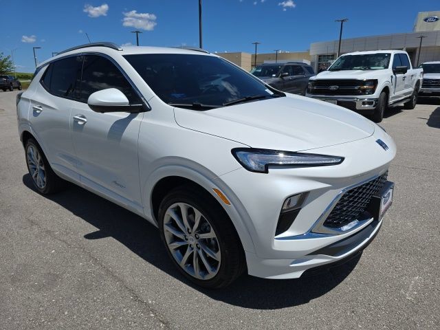 Used 2025 Buick Encore GX Avenir w/ Avenir Technology Package AWD/4WD image 7