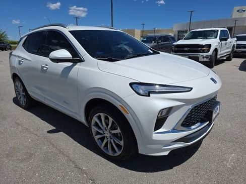 Used 2025 Buick Encore GX Avenir w/ Avenir Technology Package AWD/4WD image 7