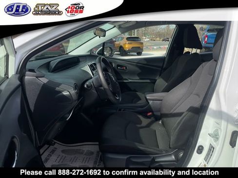 Used 2019 Toyota Prius L Eco FWD image 10