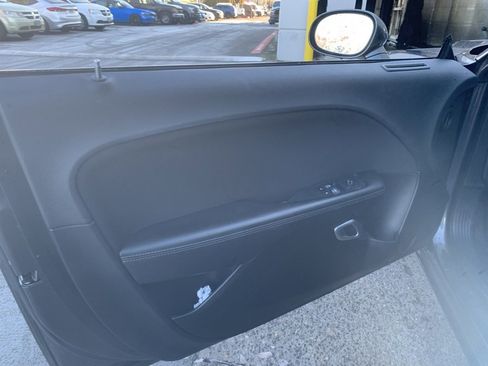 Used 2022 Dodge Challenger SXT image 11