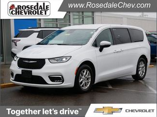 Used 2023 Chrysler Pacifica Touring-L video 1