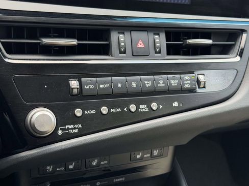 Used 2022 Lexus ES 350 w/ Premium Package FWD image 5