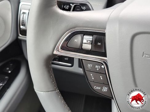 Used 2021 Lincoln Navigator Reserve w/ Luxury Package AWD/4WD image 32