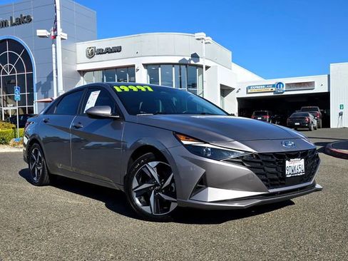 Used 2023 Hyundai Elantra SEL w/ Convenience Package image 1