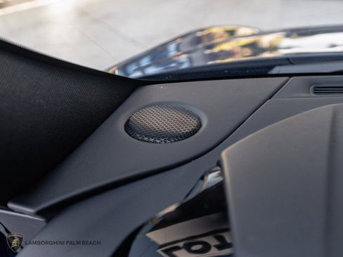 Used 2025 Aston Martin V8 Vantage Coupe image 28