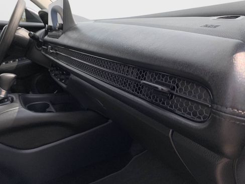 Certified 2025 Honda HR-V LX image 34