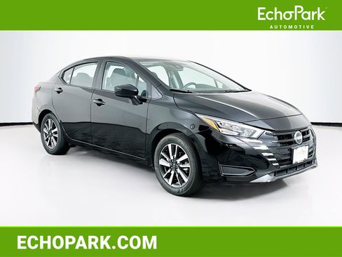 Used 2025 Nissan Versa SV FWD image 1