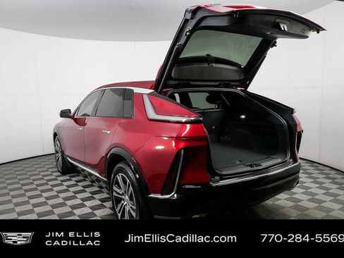 New 2026 Cadillac Lyriq Luxury RWD image 32