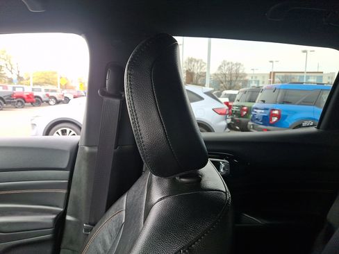 Used 2022 Jeep Compass Limited image 16