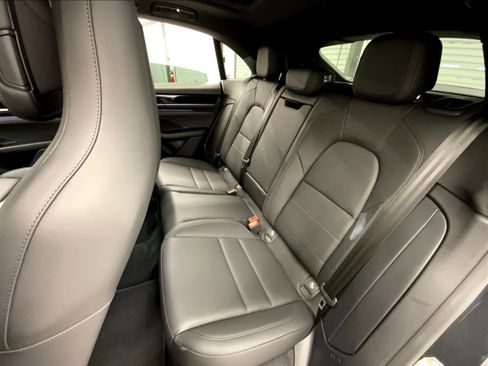 Used 2025 Porsche Macan Electric image 23