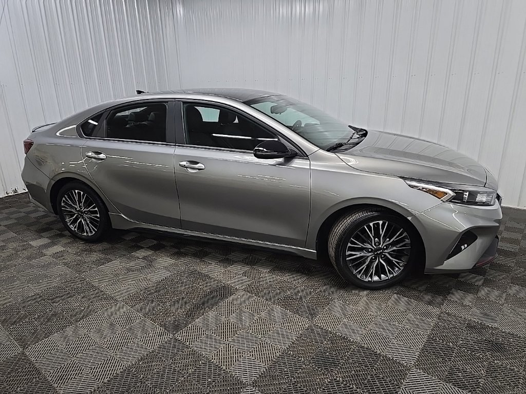 Used 2022 Kia Forte GT-Line FWD image 1