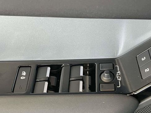 Used 2024 Land Rover Range Rover Velar S AWD/4WD image 25