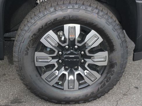 New 2026 GMC Sierra 2500 Denali w/ Denali Reserve Package image 9