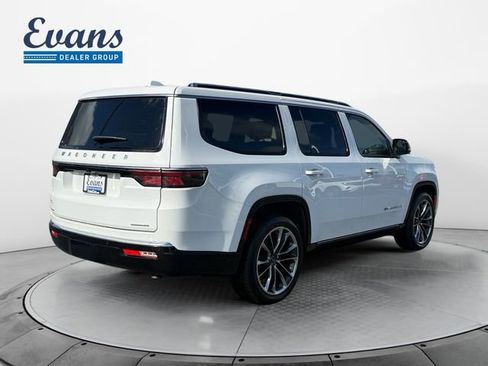 Used 2023 Jeep Wagoneer Series III w/ Premium Group I AWD/4WD image 7