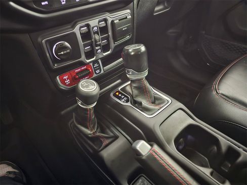 Used 2021 Jeep Gladiator Rubicon w/ Uconnect 4C Nav & Sound Group image 61