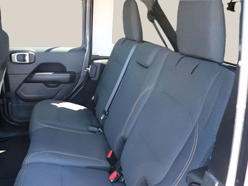 Used 2025 Jeep Wrangler Unlimited Sahara AWD/4WD image 15