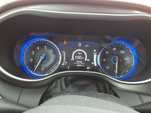 Used 2023 Chrysler Pacifica Touring-L image 16