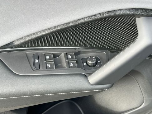 New 2026 Volkswagen Tiguan SE R-Line AWD/4WD image 17