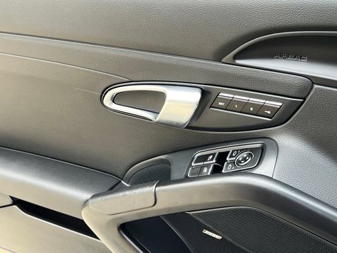 Certified 2019 Porsche 718 Boxster RWD image 29