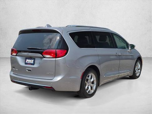 Used 2018 Chrysler Pacifica Limited w/ Advanced Safetytec Group FWD image 5