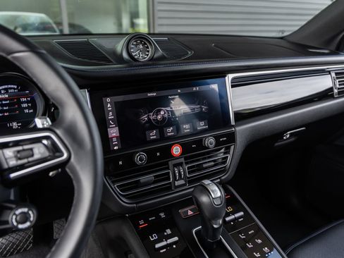 Certified 2026 Porsche Macan S AWD/4WD image 30