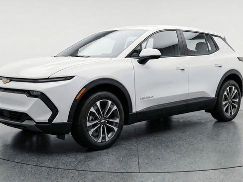 Used 2025 Chevrolet Equinox LT image 3