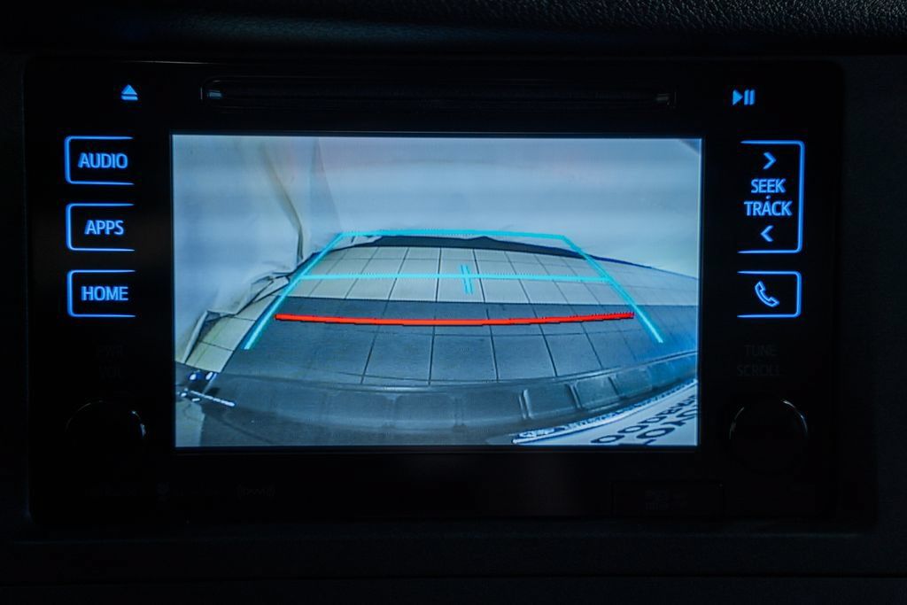 Used 2017 Toyota Sienna XLE w/ XLE Navigation Package FWD image 33