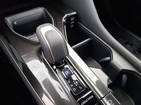 New 2025 Toyota Crown Signia image 13