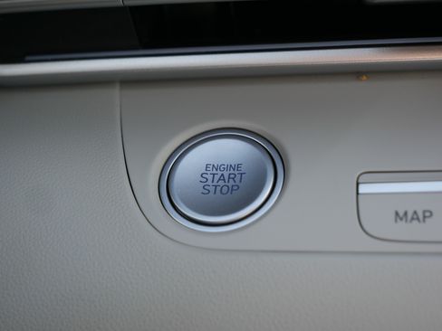Certified 2026 Hyundai Elantra Limited FWD image 29