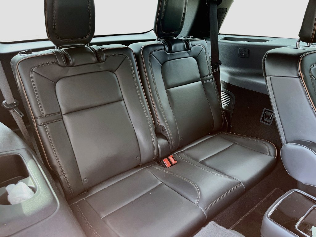 Used 2025 Lincoln Aviator Black Label w/ Jet Appearance Package AWD/4WD image 29