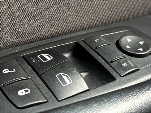 Used 2015 Dodge Challenger SXT w/ Driver Convenience Group image 12