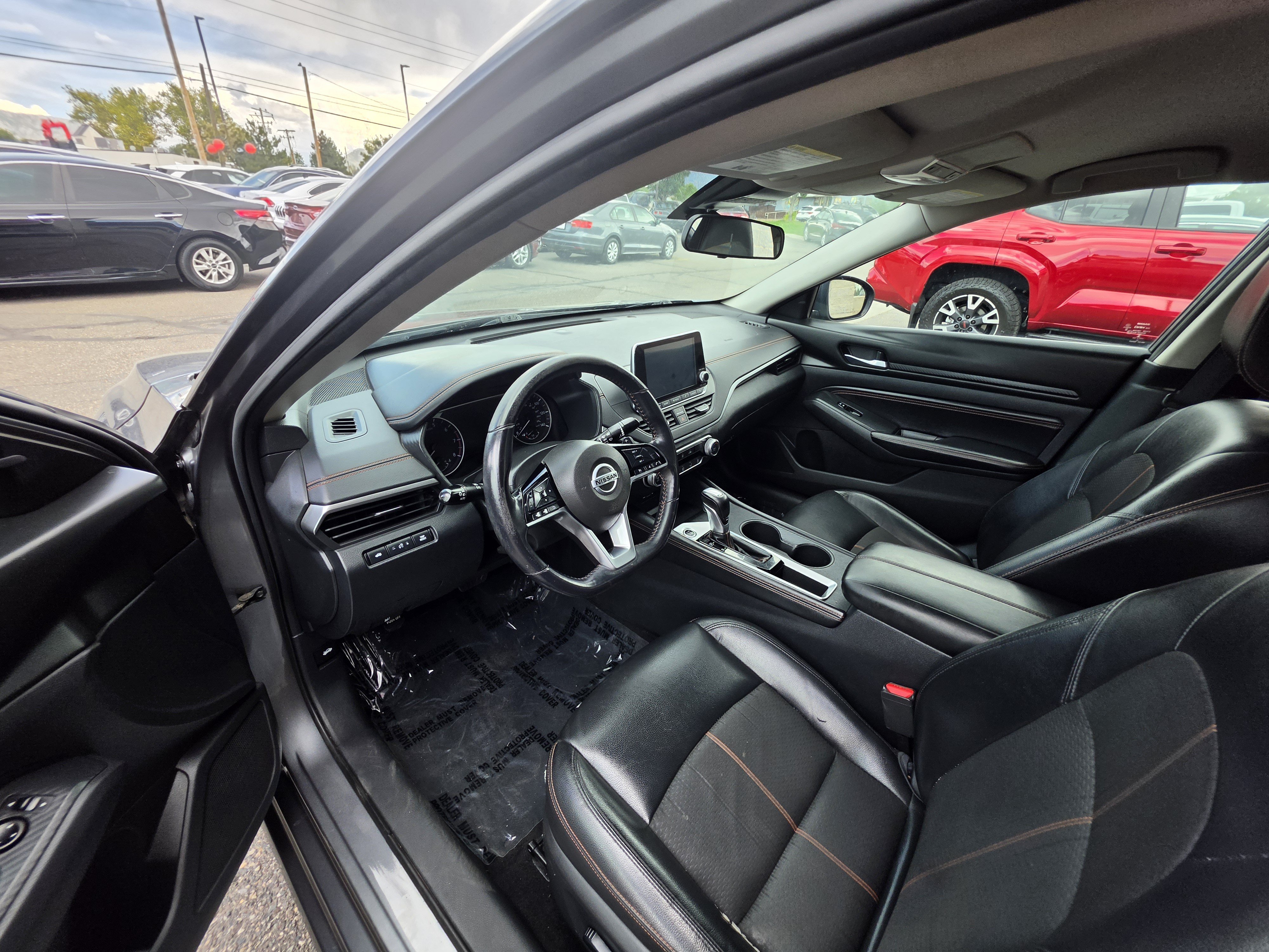Used 2020 Nissan Altima 2.5 SR FWD image 11