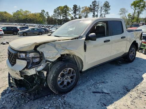 Used 2025 Ford Maverick XLT w/ Equipment Group 302A AWD/4WD image 2