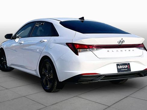 Used 2022 Hyundai Elantra SEL w/ Cargo Package FWD image 11