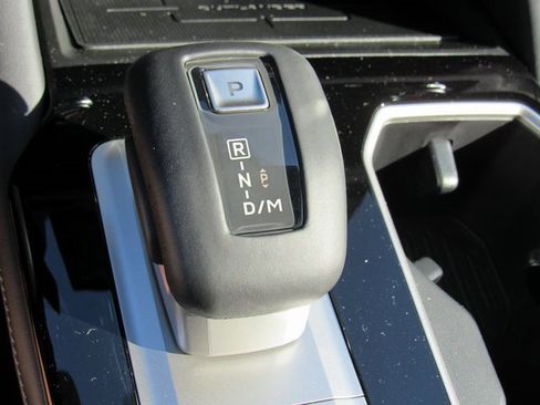 New 2025 Mitsubishi Outlander SE image 18